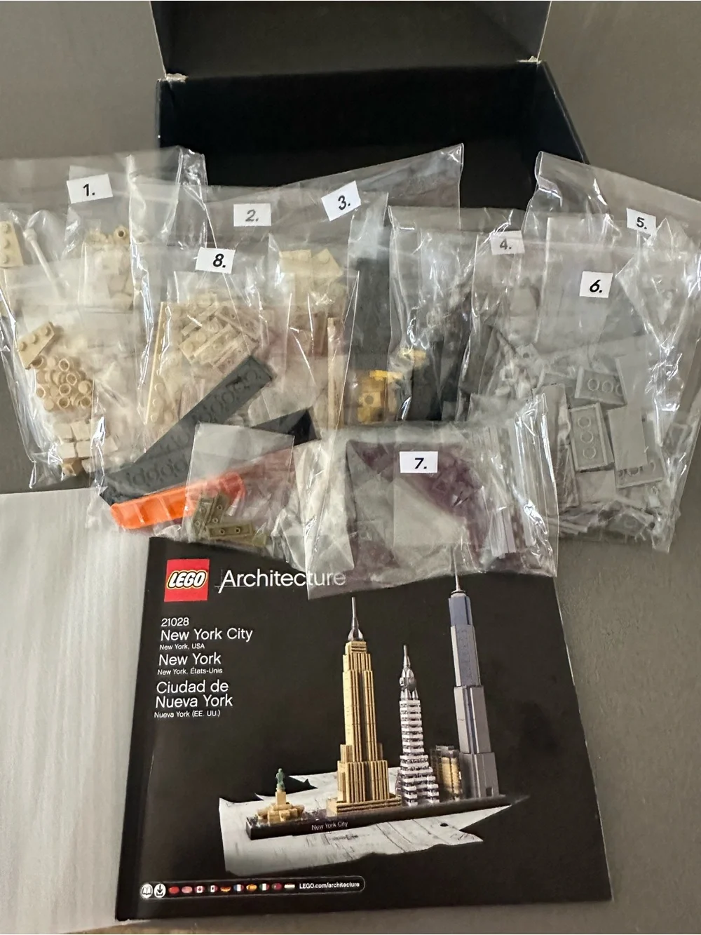 LEGO Architecture New York City 21028 Complete Retired Set w/ Box & Instructions - Picture 11 of 16